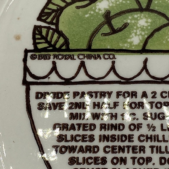 Vintage Royal China Country Harvest 11" Pie Dish - Picture 3 of 8